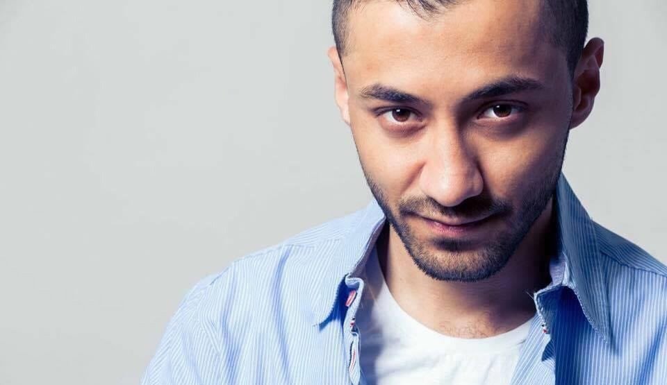 عبدالله البداد يوقع عقدا في دبي لصالح شركة tunes arabia