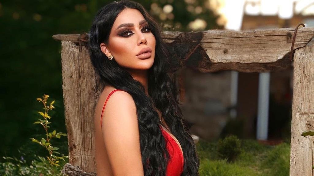 الإعلامية ميرنا أوزعر إسم لامع في الوسط الفني