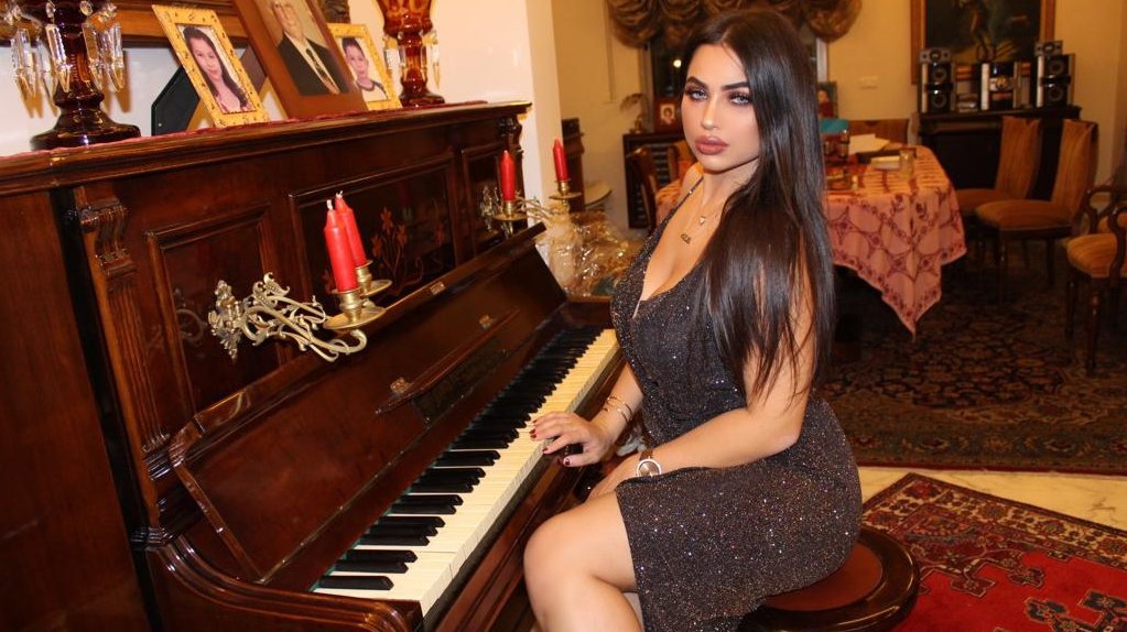 صورة مميزة: خبيرة التجميل مايا قواس تحيي حفلات موسيقية رفيعة سنويًا