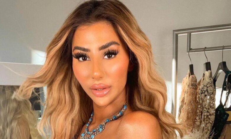 خبيرة المكياج العالمية “جينا بادين/ Gina Badhen” تشارك المتابعين صور لافتة