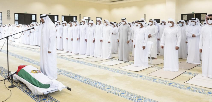 Photo of وفاة الرئيس الإماراتي وجثمانه يوارى الثرى في أبوظبي