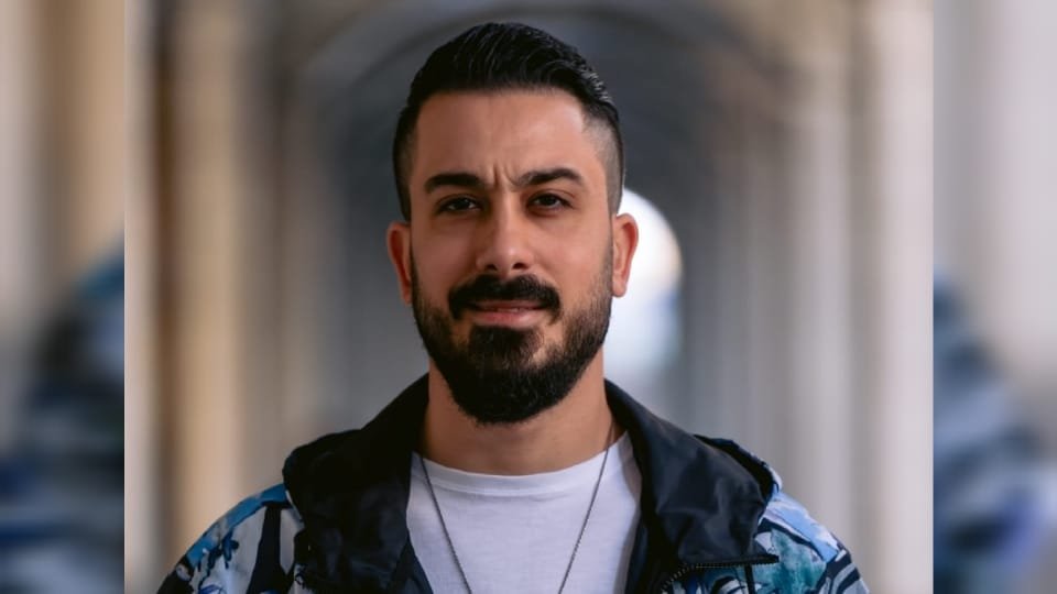 صورة مميزة: الفنان أحمد العقاد يستعد لإطلاق أغنيته الجديدة “مني آسف”