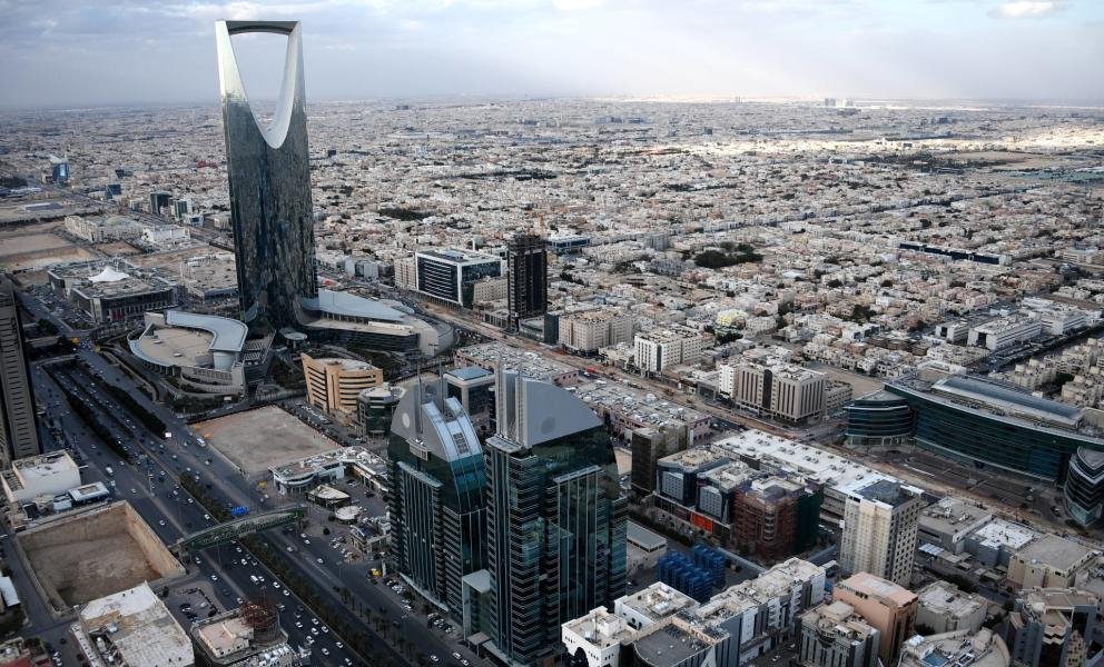 أداء القطاع الخاص غير النفطي يتراجع في السعودية والإمارات - صورة مميزة صورة مميزة: أداء القطاع الخاص غير النفطي يتراجع في السعودية والإمارات