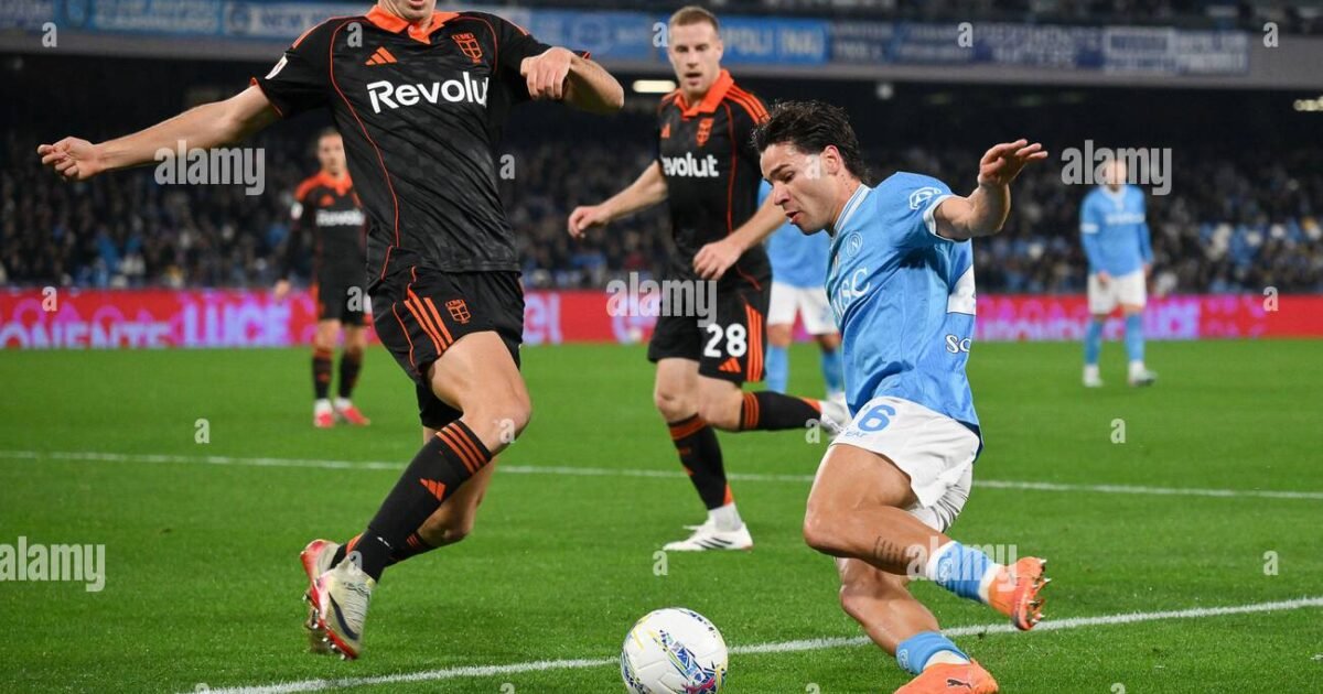 كومو تحت قيادة فابريغاس يفوز 2-1 على نابولي في مارادونا