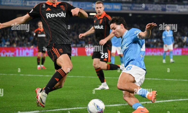 كومو تحت قيادة فابريغاس يفوز 2-1 على نابولي في مارادونا