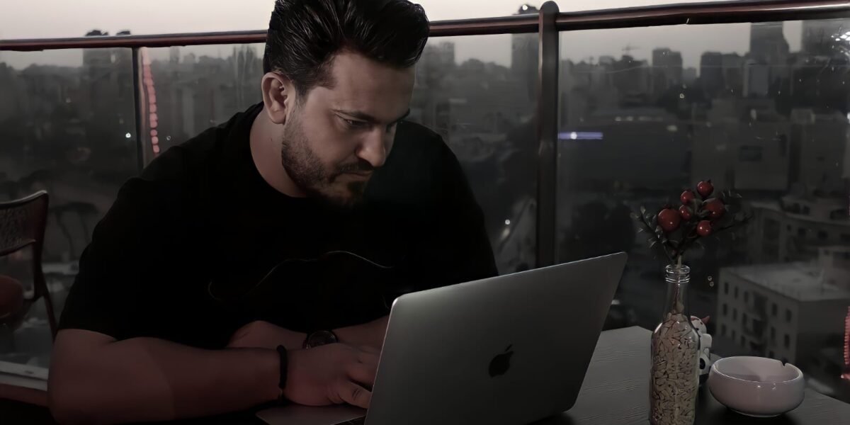 أحمد شحادة – Ahmad Chhadeh يصدر جديده الفني بعنوان “Super Love”