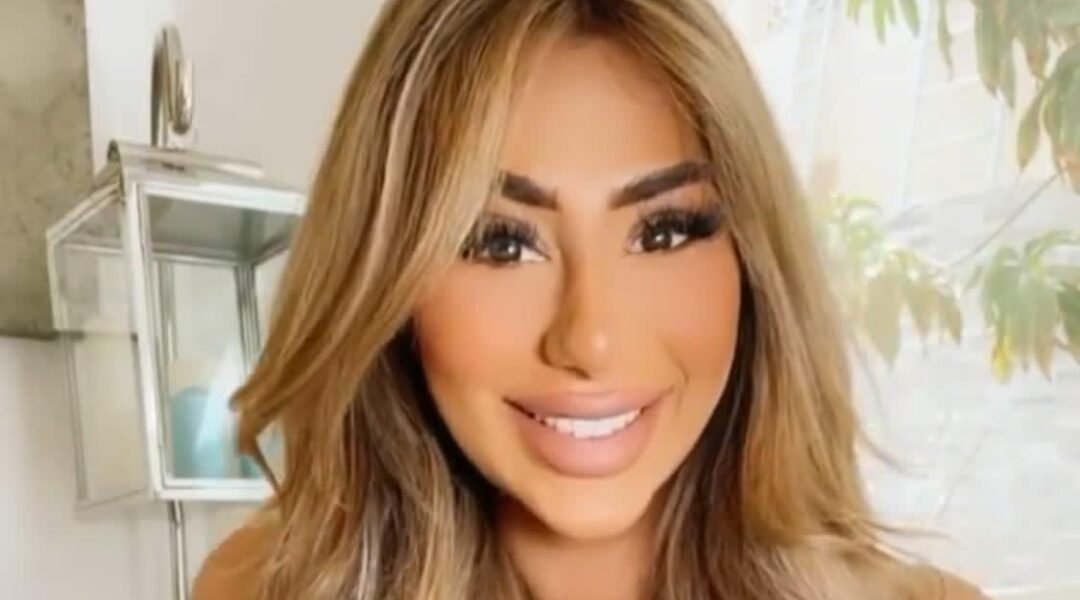 خبيرة المكياج العالمية “جينا بادين/ Gina Badhen” وجهة المشاهير والمؤثرين الأولى
