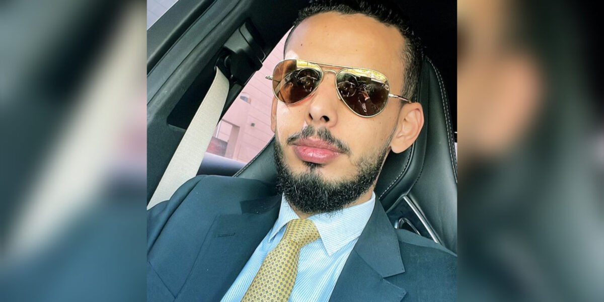 آدم حموري بين قطاع الخدمات والمال - صورة مميزة صورة مميزة: آدم حموري بين قطاع الخدمات والمال