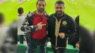 أحمد سليمان رفقة الدكتور سمايلي في ليلة تأهل المغرب