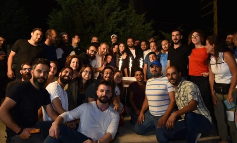 أسرة مسلسل “من الآخر” تحتفل بإنتهاء التصوير …
