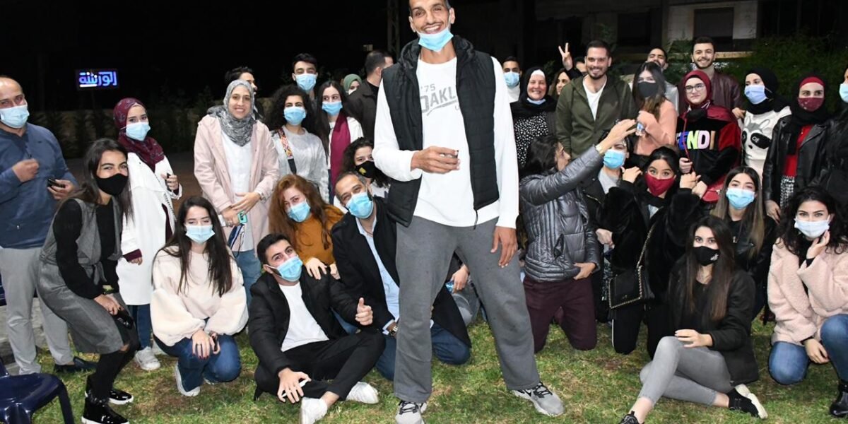 صورة مميزة: أسطورة كرة السلّة العربيّة إسماعيل أحمد في الورشة