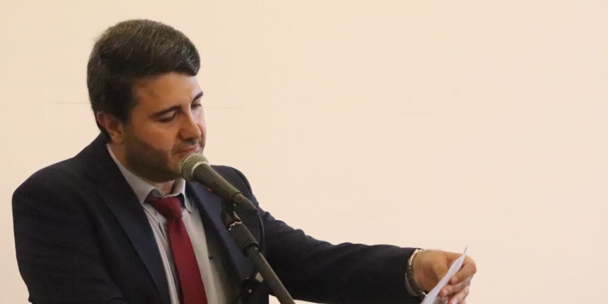 صورة مميزة: أنطوان يزبك “لن ينقطع الوتر” لأحمد دهيني رواية خارقة تجمع بين الفلسفة والحب والمافيا