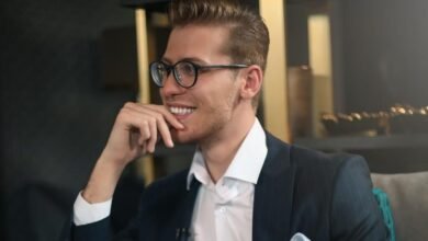 الإعلامي علي ياسين يكرّس نفسه للإعلام
