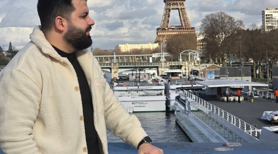 صورة مميزة: الدكتور علي حرز يجمع بين الخبرة الطبية والتكنولوجيا الحديثة في طب الأسنان