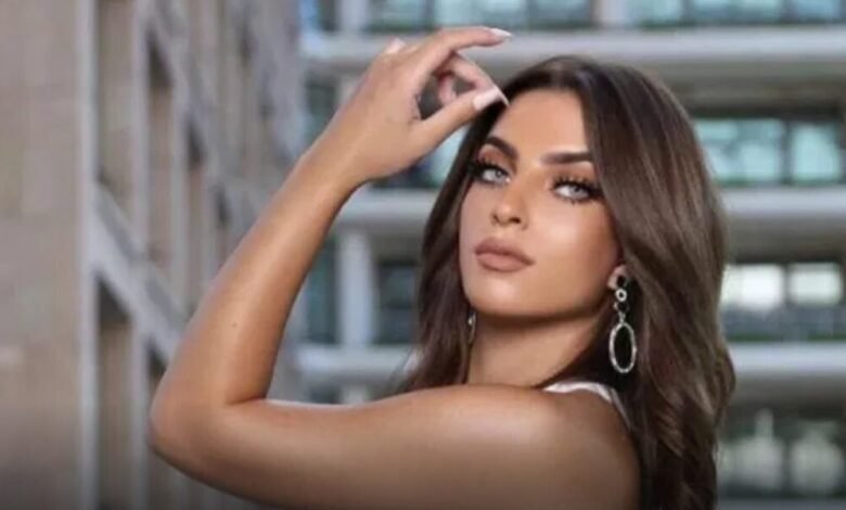 الصدفة تجمع سفيرة السلام في الشرق الأوسط الأردنية ملاك عبيدات بالسيدة رغد صدام حسين.
