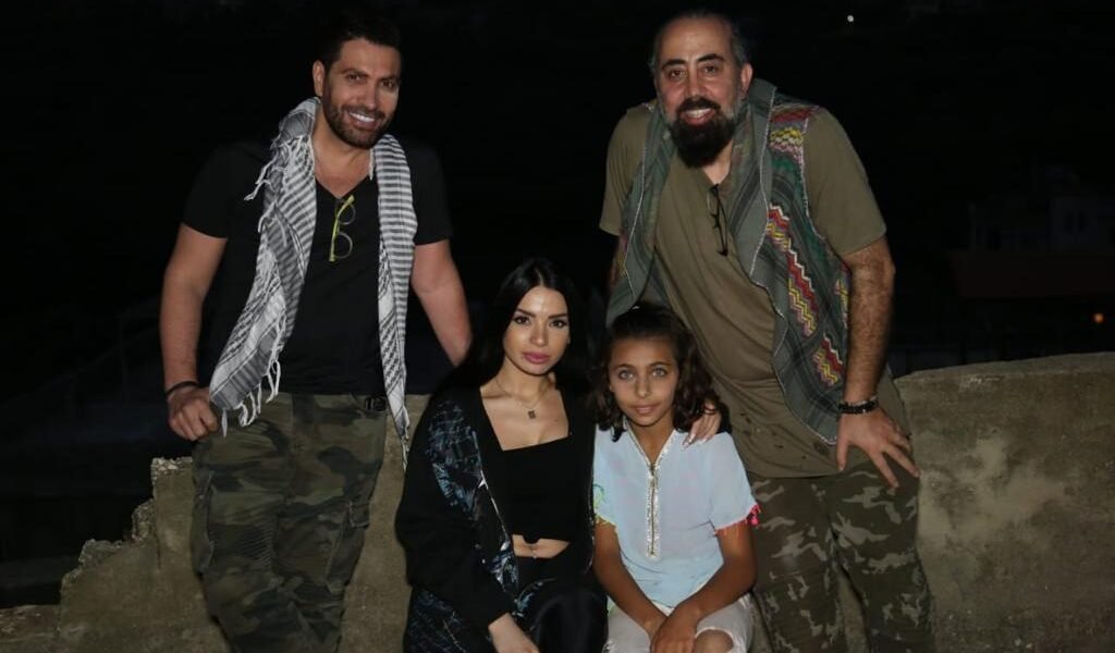 صورة مميزة: الفنان عماد حاوي يُغني لفلسيطن الأبيّة