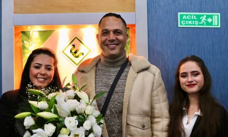 الفنان مصطفى درويش في زيارة لمقر شركةWe earn fanince