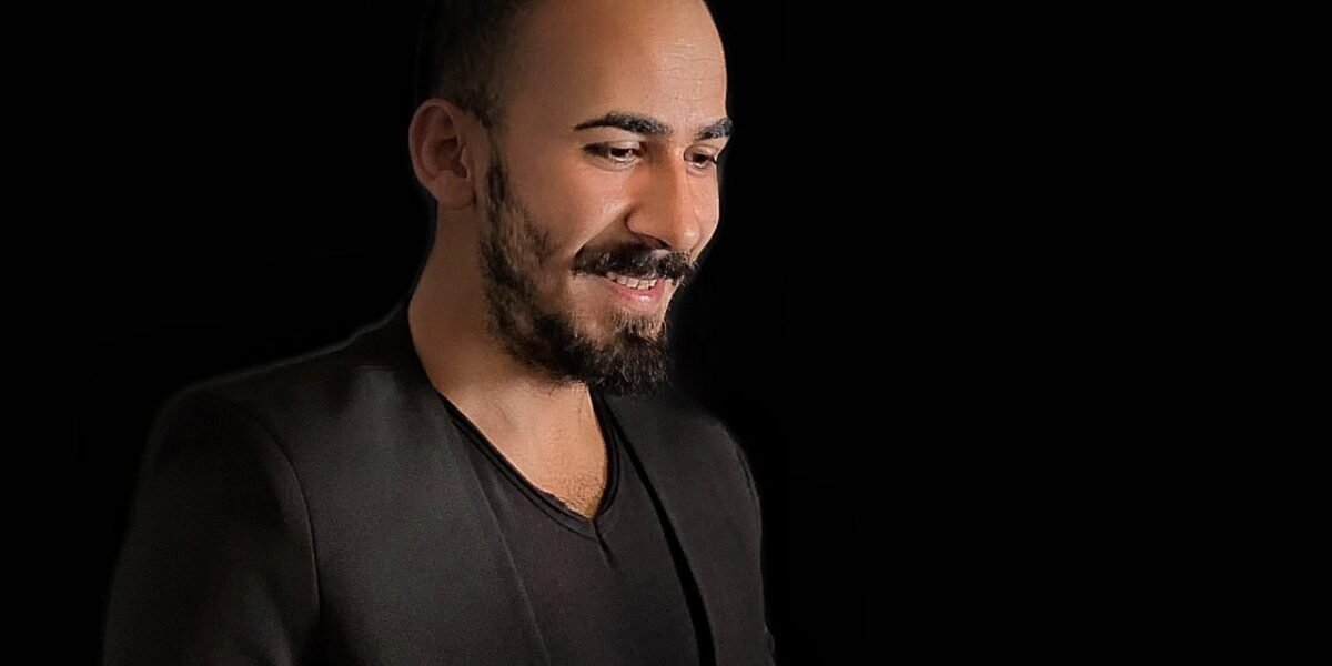 صورة مميزة: المزيّن هاني مقهور خبرة واسعة في عالم التزيين النسائي