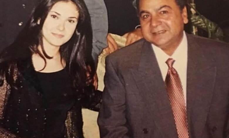 بعد أيام من وفاة والدها سمر مرسي برسالة مؤثرة