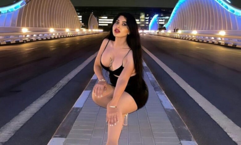 جانين خوري تخطف الأنظار بإطلالة جريئة