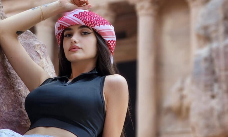 حنين دويك… مسيرة واعدة في عالم الأزياء و الموضة