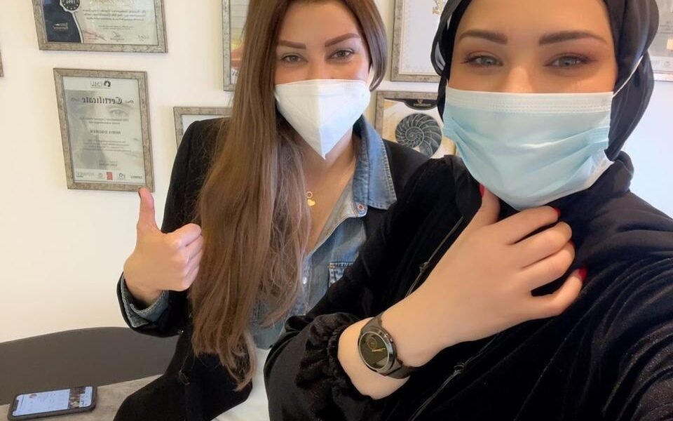 صورة مميزة: خبيرة التاتو هدى داغر تنشر صورة جديدة مع الإعلامية كارلا حداد