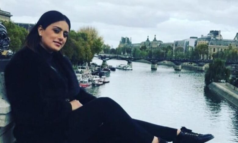 خبيرة التجميل “عظمي شبير/ Uzma Shbr” تشارك متابعيها فيديو تطبيقي لتقنية الـ”Dermal Fillers”