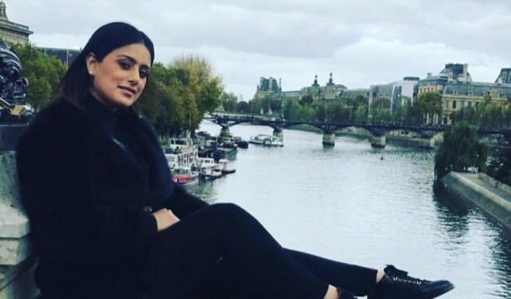 صورة مميزة: خبيرة التجميل “عظمي شبير/ Uzma Shbr” تشارك متابعيها فيديو تطبيقي لتقنية الـ”Dermal Fillers”