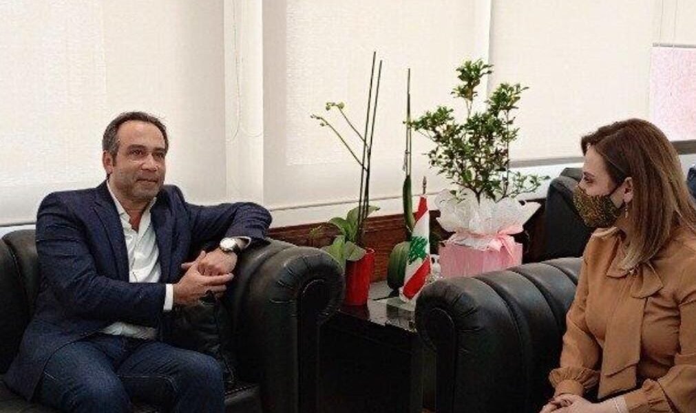 صورة مميزة: زار رئيس نادي الأنصار نبيل بدر مقر وزارة الشباب والرياضة، حيث كان في استقباله الوزيرة فارتينيه أوهانيان.