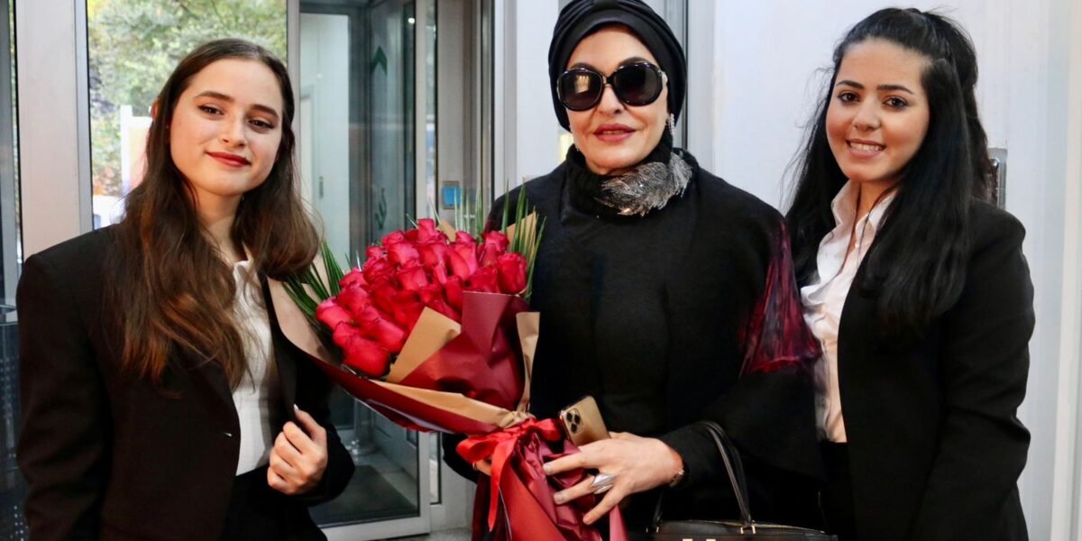 زياره الشيخه نوال آل صباح الى مقر شركه We earn FINANCE .. اليكم التفاصيل - صورة مميزة صورة مميزة: زياره الشيخه نوال آل صباح الى مقر شركه We earn FINANCE .. اليكم التفاصيل