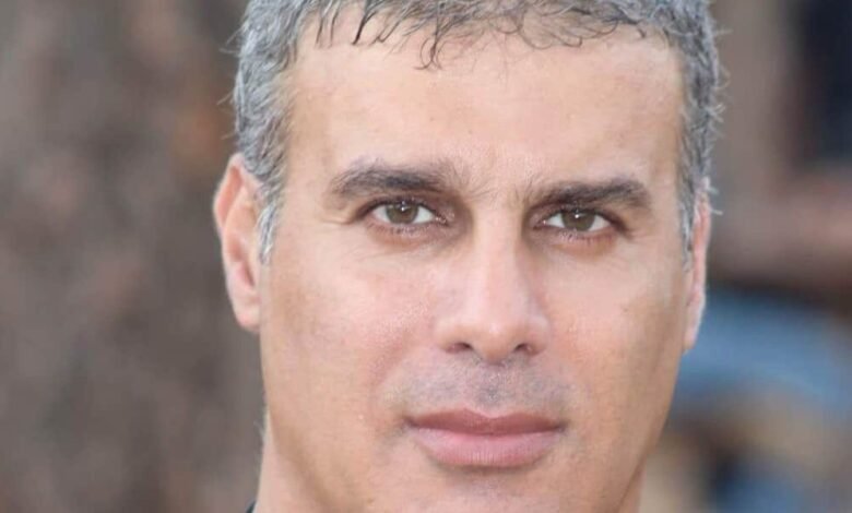 صدور “قرصنات وقت” الديوان الإلكتروني لأدونيس الخطيب بحفل افتراضي ضم فنانين وشعراء