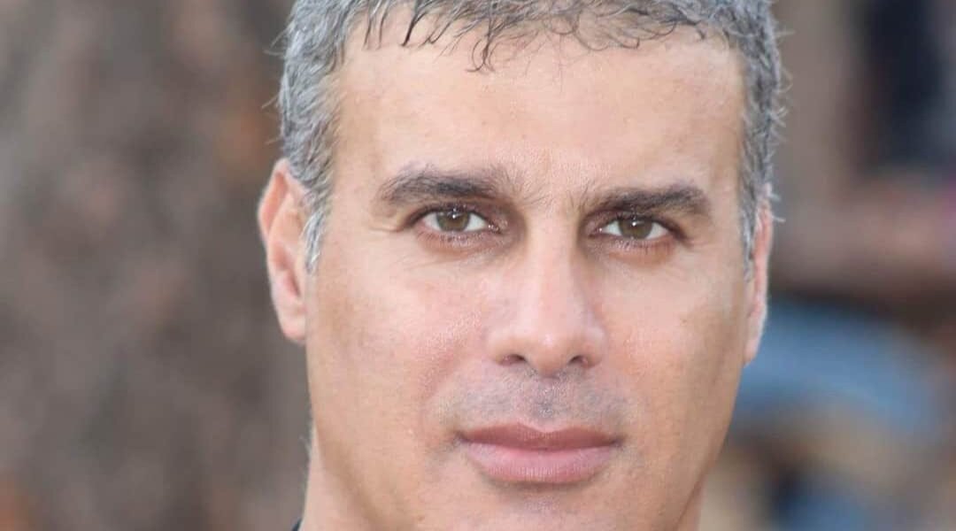 صورة مميزة: صدور “قرصنات وقت” الديوان الإلكتروني لأدونيس الخطيب بحفل افتراضي ضم فنانين وشعراء