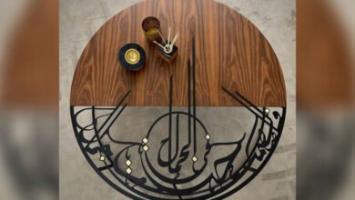 طاولة الخط العربي… تحفة إبداعية من توقيع Dania D Design