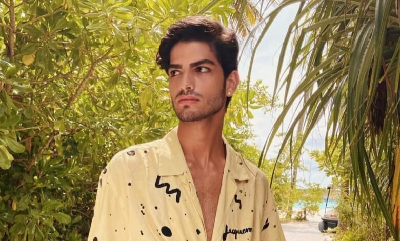 عارض الأزياء “أوسكار Oscar Kraye” يحظى بثناء جمهوره بعد نشره هذه الصورة