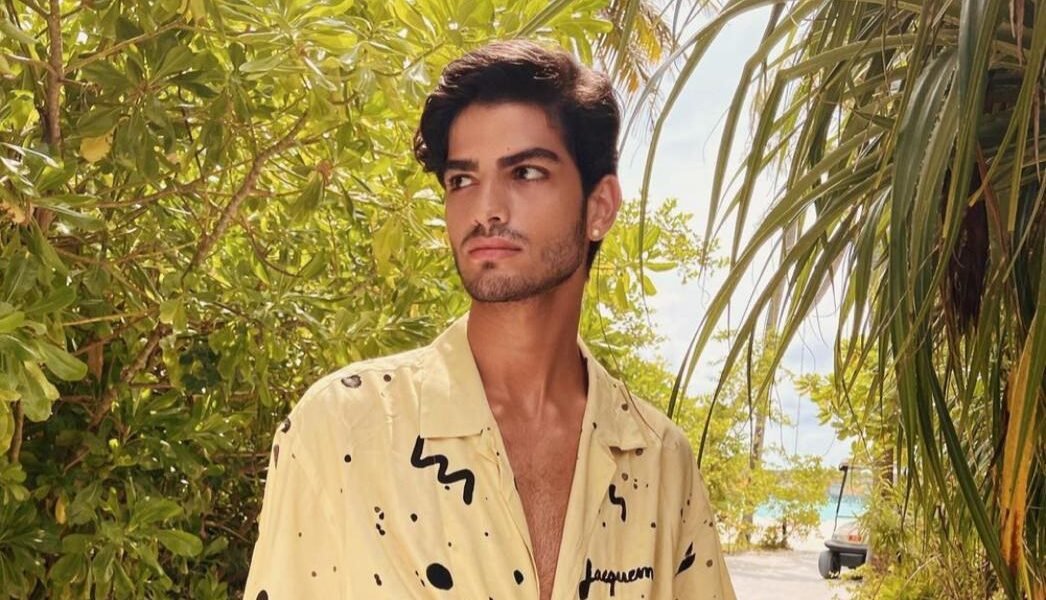 صورة مميزة: عارض الأزياء “أوسكار Oscar Kraye” يحظى بثناء جمهوره بعد نشره هذه الصورة