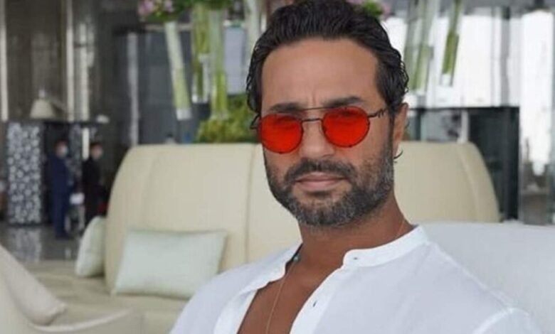 كريم فهمي ينتقد “مهرجان الدراما” بسبب ريهام عبد الغفور