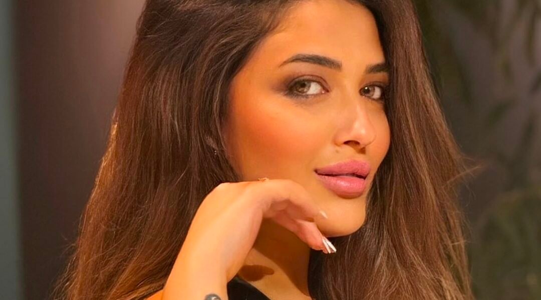 لارا حسين: صوت فني يعيد تشكيل العلاقة بين الإحساس والمادة - صورة مميزة صورة مميزة: لارا حسين: صوت فني يعيد تشكيل العلاقة بين الإحساس والمادة