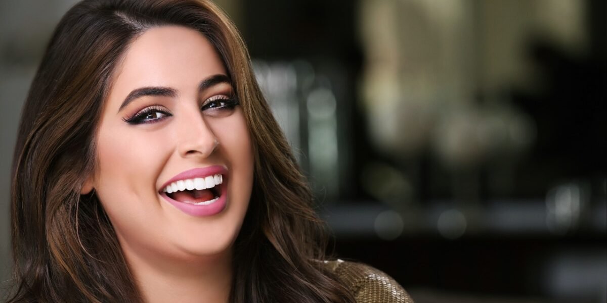 صورة مميزة: ما سر الابتسامة الأرنبية التي اعادت تعريف مفاهيم الجمال