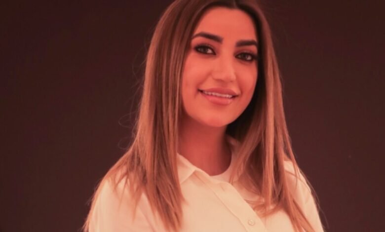 نجمة تيك توك لمى شريف تطلق عبر جلسات وايت “بس”