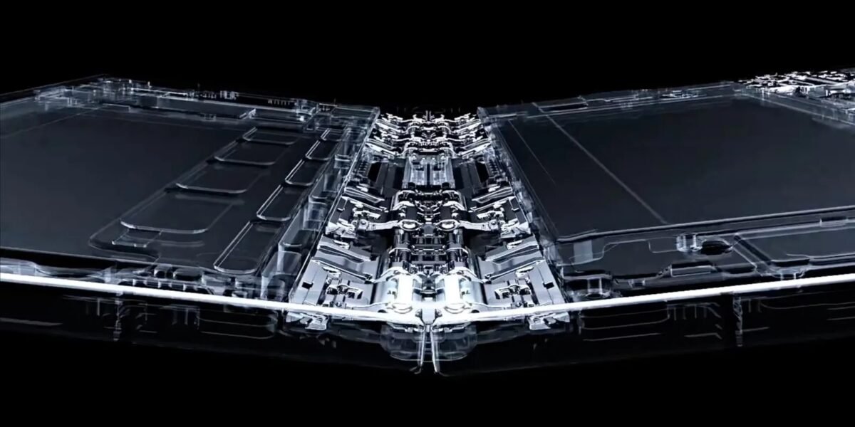 يواجه هاتف Galaxy Z TriFold من سامسونج اختبار المتانة النهائي - صورة مميزة صورة مميزة: يواجه هاتف Galaxy Z TriFold من سامسونج اختبار المتانة النهائي